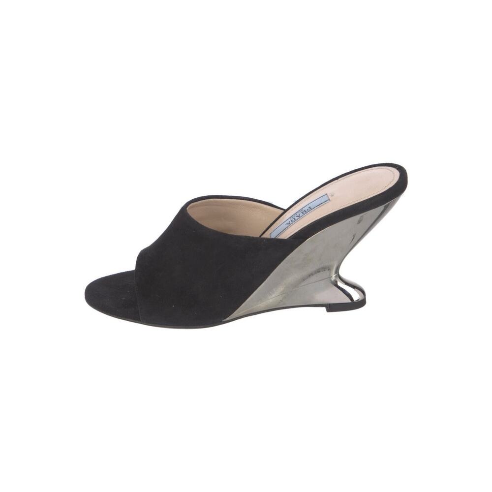 ❤️Prada Suede Heels❤️ - Picture 1 of 5